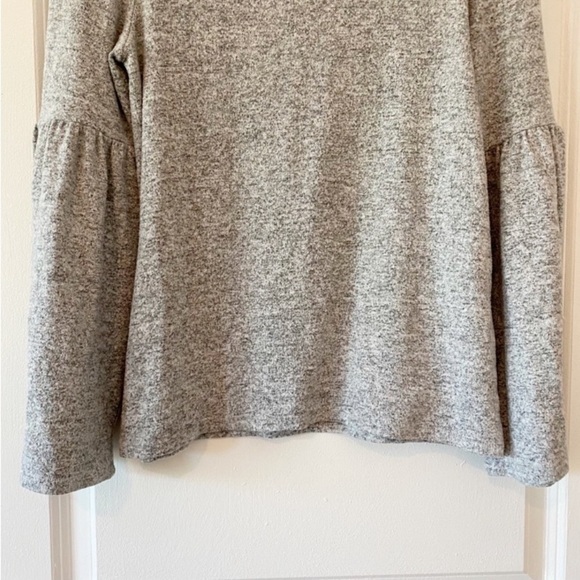 ZARA Gray Bell Sleeve Sweater - Picture 4 of 8